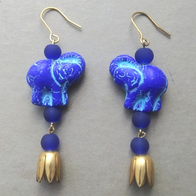 'Never Forget' Dangles